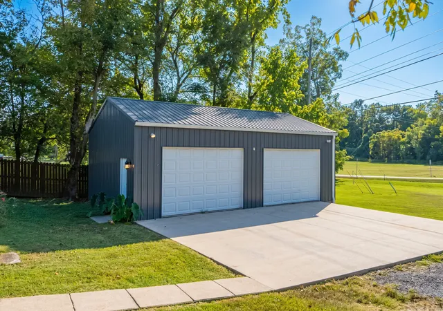 Photo 3 of Single family home for sale at 3287 Highway 48 N, Nunnelly, TN 37137 | MLS# 3599129 | Listing updated on 2026-09-25