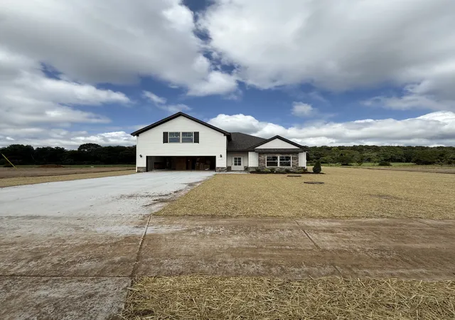 Photo 1 of Single family home for sale at 734 Creekbend Ln, Murfreesboro, TN 37129 | MLS# 3598251 | Listing updated on 2026-09-23