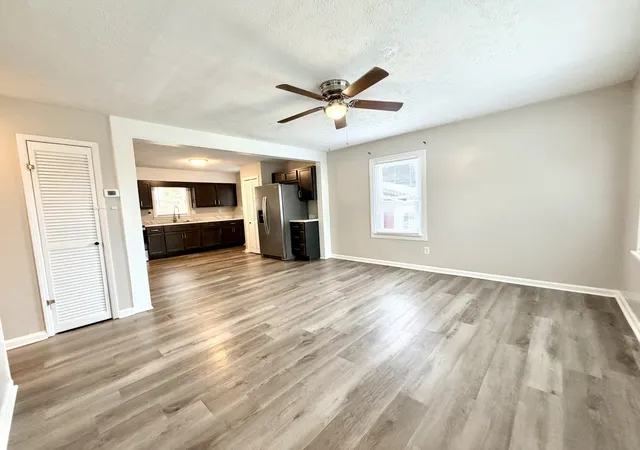 Photo 3 of Single family home for sale at 214 Hillside Ter, Hopkinsville, KY 42240 | MLS# 3598247 | Listing updated on 2026-09-25