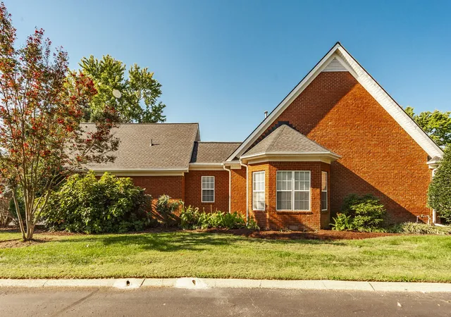 Photo 2 of Single family home for sale at 18 Wyndermere, Hendersonville, TN 37075 | MLS# 3602343 | Listing updated on 2026-10-02
