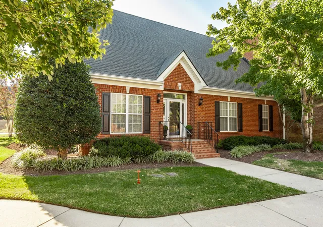 Photo 3 of Single family home for sale at 18 Wyndermere, Hendersonville, TN 37075 | MLS# 3602343 | Listing updated on 2026-10-02