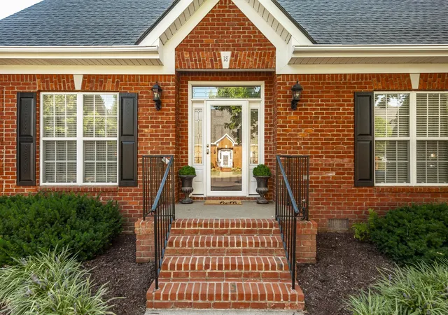 Photo 4 of Single family home for sale at 18 Wyndermere, Hendersonville, TN 37075 | MLS# 3602343 | Listing updated on 2026-10-02