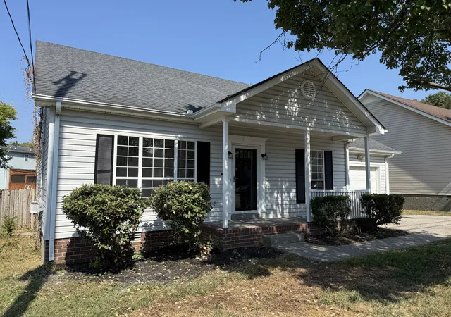 Photo 2 of Single family home for sale at 827 Neelys Chase Dr, Madison, TN 37115 | MLS# 3598282 | Listing updated on 2026-09-23