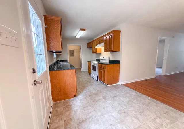 Photo 3 of Single family home for sale at 685 Douglas Ave, Lewisburg, TN 37091 | MLS# 3598949 | Listing updated on 2026-10-01