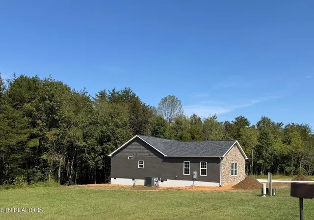 Photo 2 of Single family home for sale at 188 Marie Ln, Crossville, TN 38555 | MLS# 3598280 | Listing updated on 2026-09-23
