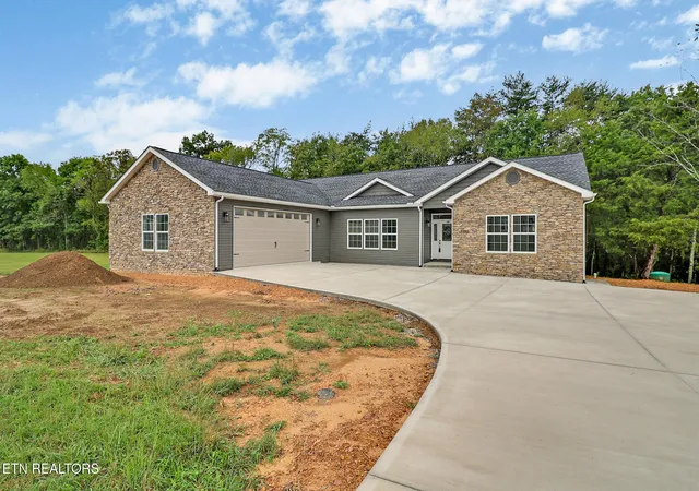Single family home for sale at 188 Marie Ln, Crossville, TN 38555 | MLS# 3598280