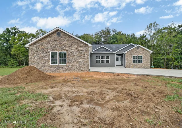 Photo 2 of Single family home for sale at 188 Marie Ln, Crossville, TN 38555 | MLS# 3598280 | Listing updated on 2026-09-25
