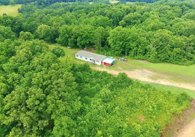 Photo 3 of Manufactured home for sale at 17627 Campbellsville Rd, Lynnville, TN 38472 | MLS# 3615469 | Listing updated on 2026-10-09