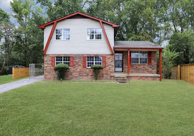 Photo 1 of Single family home for sale at 121 Apollo Ct W, Antioch, TN 37013 | MLS# 3602537 | Listing updated on 2026-10-08