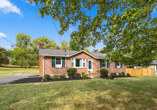 Photo 4 of Single family home for sale at 2602 Colbert Dr, Nashville, TN 37206 | MLS# 3598976 | Listing updated on 2026-09-24