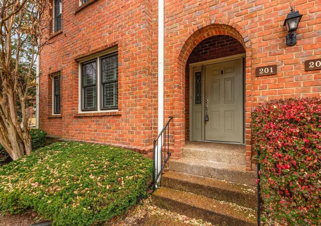 Townhouse for sale at 201 Westchase Dr, Nashville, TN 37205 | MLS# 3598339