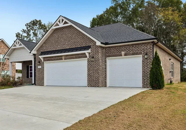 Photo 3 of Single family home for sale at 56 Reynard St, Manchester, TN 37355 | MLS# 3621972 | Listing updated on 2026-10-22