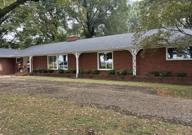 Photo 3 of Single family home for sale at 1015 Lake Dr, Tiptonville, TN 38079 | MLS# 3598346 | Listing updated on 2026-09-23