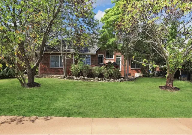 Photo 2 of Single family home for sale at 2815 Standing Bear Way, Murfreesboro, TN 37127 | MLS# 3599214 | Listing updated on 2026-10-08