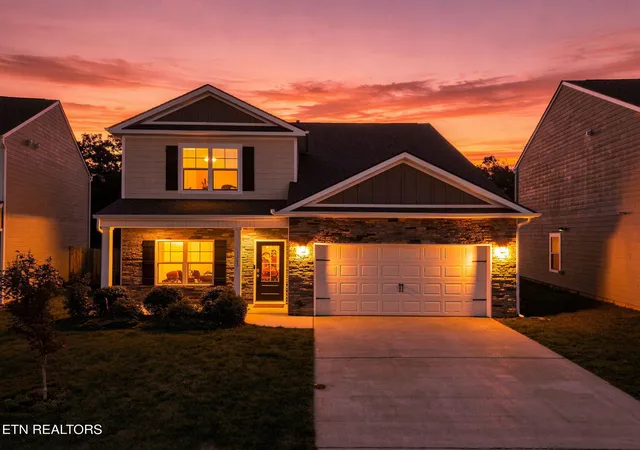 Photo 2 of Single family home for sale at 1383 Hampton Pl Cir, Loudon, TN 37774 | MLS# 3598347 | Listing updated on 2026-09-28