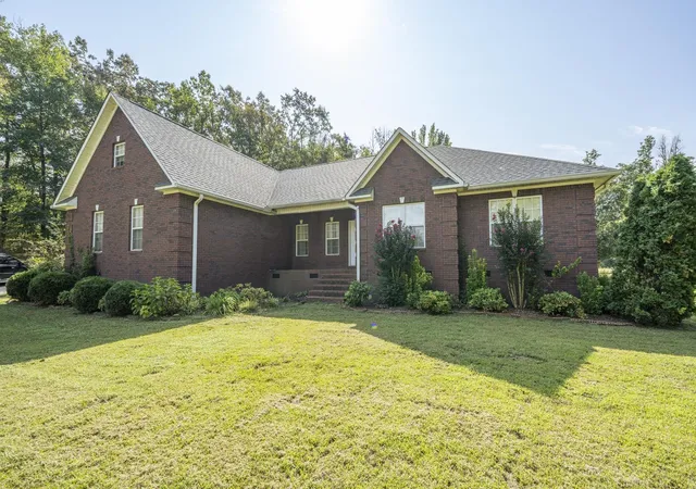 Photo 3 of Single family home for sale at 275 Branch Est Ln, Savannah, TN 38372 | MLS# 3598353 | Listing updated on 2026-10-09