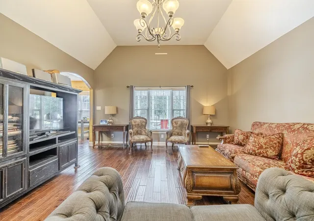 Photo 3 of Single family home for sale at 275 Branch Est Ln, Savannah, TN 38372 | MLS# 3598353 | Listing updated on 2026-10-09
