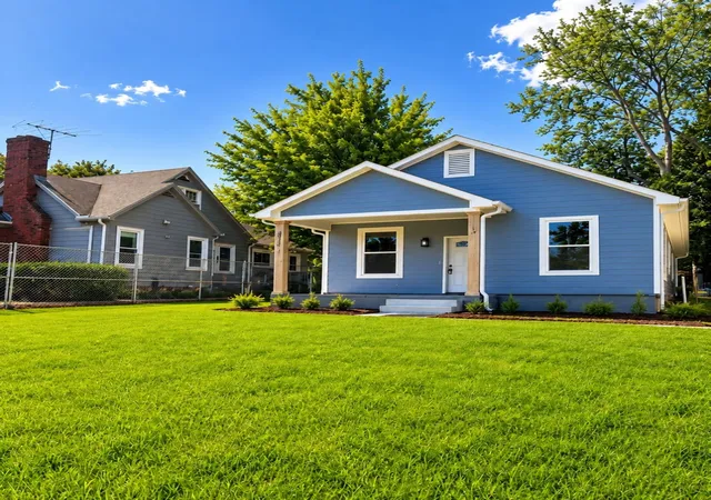 Photo 1 of Single family home for sale at 1029 University St, Memphis, TN 38107 | MLS# 3598411 | Listing updated on 2026-10-01