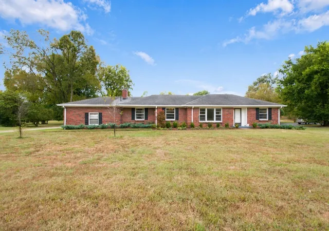 Photo 1 of Single family home for sale at 6313 Robin Hl Rd, Nashville, TN 37205 | MLS# 3599297 | Listing updated on 2026-09-29