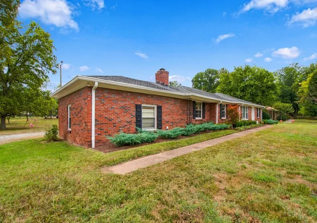 Photo 3 of Single family home for sale at 6313 Robin Hl Rd, Nashville, TN 37205 | MLS# 3599297 | Listing updated on 2026-09-29