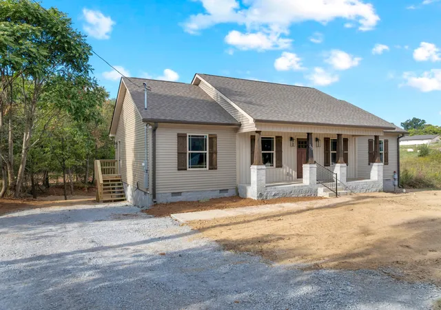 Photo 3 of Single family home for sale at 202 Archery Ln, Shelbyville, TN 37160 | MLS# 3598660 | Listing updated on 2026-09-25