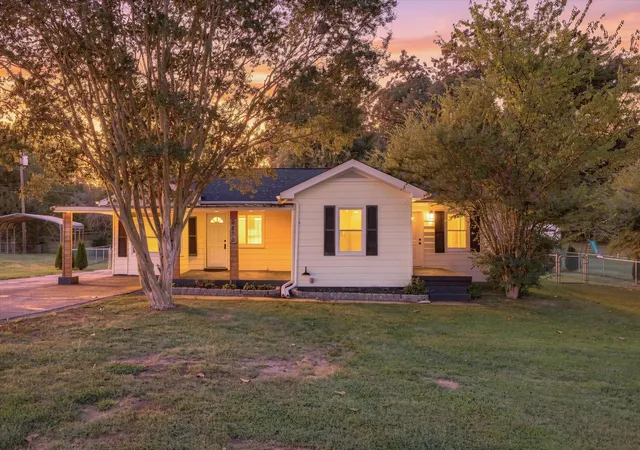 Photo 1 of Single family home for sale at 3610 Parham Dr, Chattanooga, TN 37412 | MLS# 3598393 | Listing updated on 2026-10-03