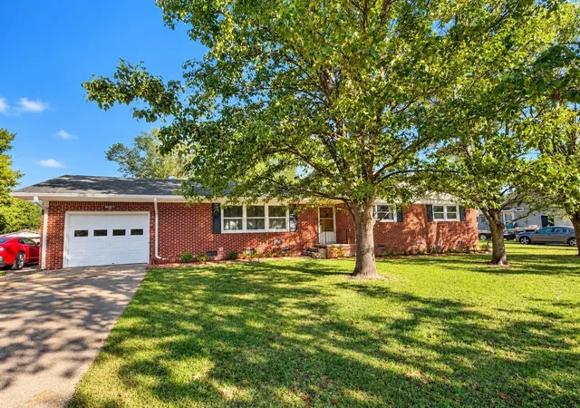 Photo 1 of Single family home for sale at 295 Claybrook Dr, Savannah, TN 38372 | MLS# 3598394 | Listing updated on 2026-10-09