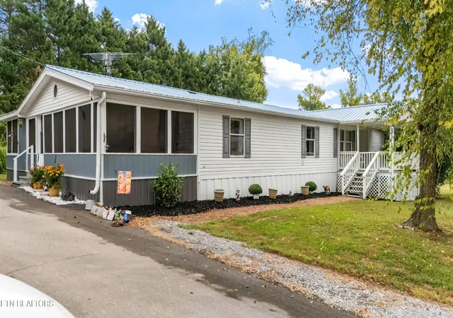 Photo 2 of Manufactured home for sale at 136 Camp Davidson Rd, Vonore, TN 37885 | MLS# 3598401 | Listing updated on 2026-09-23