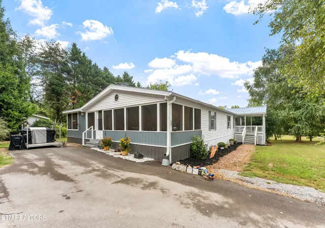 Photo 3 of Manufactured home for sale at 136 Camp Davidson Rd, Vonore, TN 37885 | MLS# 3598401 | Listing updated on 2026-09-23