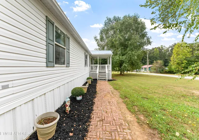 Photo 3 of Manufactured home for sale at 136 Camp Davidson Rd, Vonore, TN 37885 | MLS# 3598401 | Listing updated on 2026-09-23