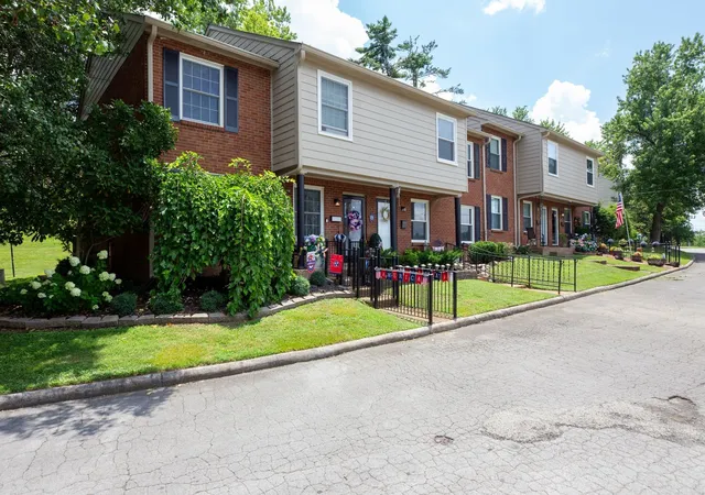 Photo 4 of Townhouse for sale at 5510 Country Dr #84, Nashville, TN 37211 | MLS# 3598531 | Listing updated on 2026-10-06