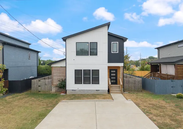 Single family home for sale at 203 Eisenhower Dr, Nashville, TN 37211 | MLS# 3598883