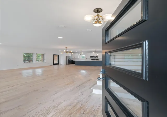 Photo 2 of Single family home for sale at 203 Eisenhower Dr, Nashville, TN 37211 | MLS# 3598883 | Listing updated on 2026-10-08