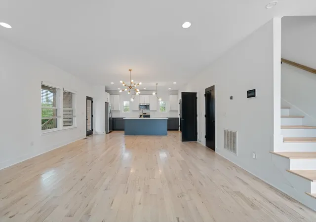Photo 3 of Single family home for sale at 203 Eisenhower Dr, Nashville, TN 37211 | MLS# 3598883 | Listing updated on 2026-10-08