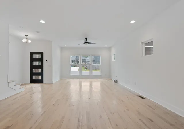 Photo 4 of Single family home for sale at 203 Eisenhower Dr, Nashville, TN 37211 | MLS# 3598883 | Listing updated on 2026-10-08