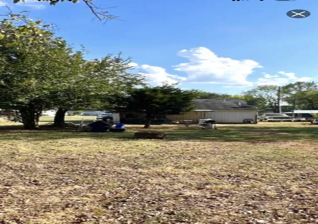 Photo 3 of Single family home for sale at 376 W Otis Cir, Hopkinsville, KY 42240 | MLS# 3602658 | Listing updated on 2026-09-29