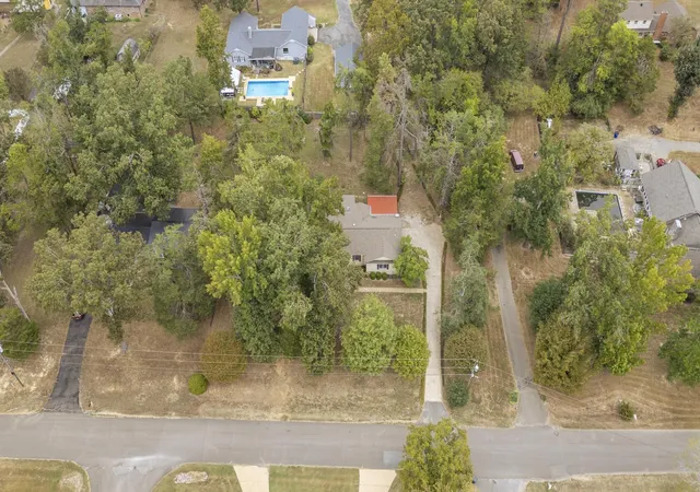 Photo 4 of Sale Pending at 70 Holt St, Savannah, TN 38372 | MLS# 3598428 | Listing updated on 2026-10-08