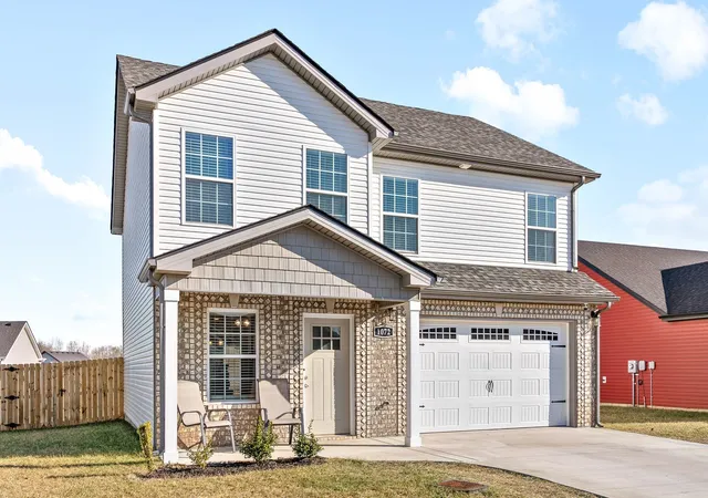 Photo 3 of Single family home for sale at 1072 Dublin Dr, Clarksville, TN 37042 | MLS# 3598570 | Listing updated on 2026-09-24