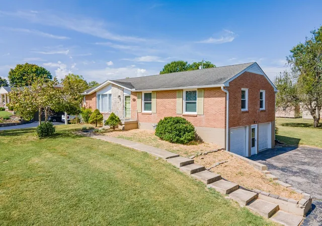 Photo 1 of Single family home for sale at 3004 Knud Dr, Columbia, TN 38401 | MLS# 3598474 | Listing updated on 2026-09-24