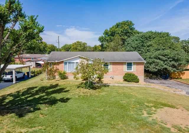 Photo 2 of Single family home for sale at 3004 Knud Dr, Columbia, TN 38401 | MLS# 3598474 | Listing updated on 2026-09-24