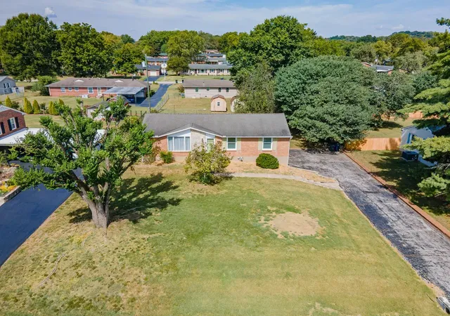 Photo 3 of Single family home for sale at 3004 Knud Dr, Columbia, TN 38401 | MLS# 3598474 | Listing updated on 2026-09-24
