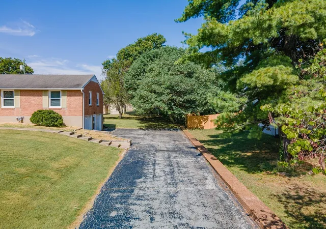 Photo 4 of Single family home for sale at 3004 Knud Dr, Columbia, TN 38401 | MLS# 3598474 | Listing updated on 2026-09-24