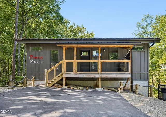 Photo 1 of Single family home for sale at 2241 E View Dr, Sevierville, TN 37876 | MLS# 3598448 | Listing updated on 2026-09-24