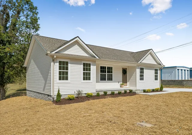 Photo 3 of Single family home for sale at 165 Main St E, Gordonsville, TN 38563 | MLS# 3610718 | Listing updated on 2026-10-09