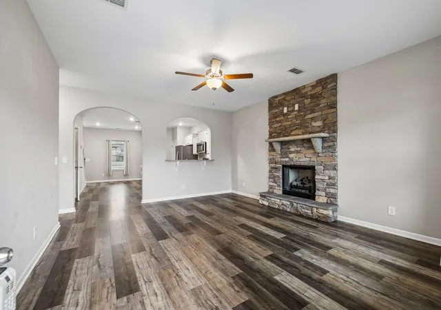 Photo 4 of Single family home for sale at 606 Golden Eagle Ct, Eagleville, TN 37060 | MLS# 3599135 | Listing updated on 2026-09-25