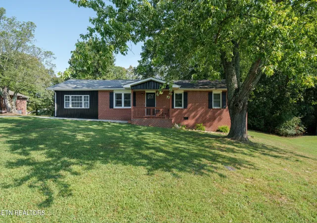 Photo 1 of Single family home for sale at 598 Glenwood Cir, Crossville, TN 38555 | MLS# 3598456 | Listing updated on 2026-09-24