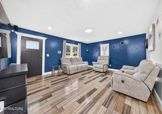 Photo 4 of Single family home for sale at 598 Glenwood Cir, Crossville, TN 38555 | MLS# 3598456 | Listing updated on 2026-09-24