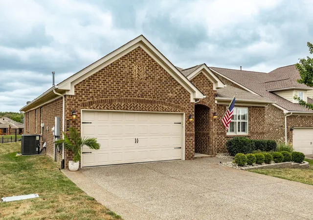 Photo 2 of Single family home for sale at 240 Preston Ln, Gallatin, TN 37066 | MLS# 3598858 | Listing updated on 2026-10-17