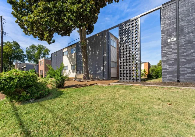 Photo 2 of Condo for sale at 105 N Belvedere Blvd #6, Memphis, TN 38104 | MLS# 3598473 | Listing updated on 2026-09-24