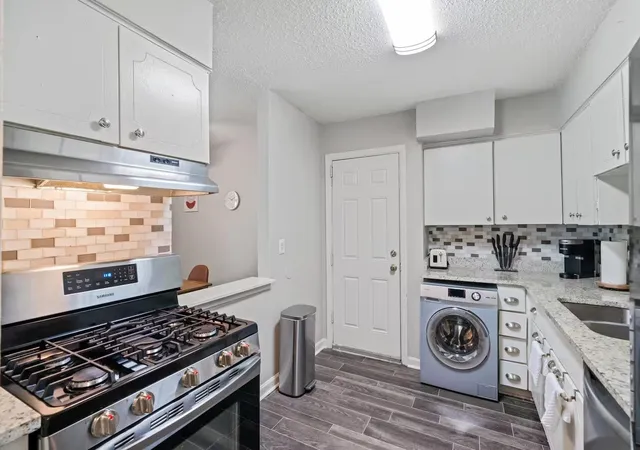 Photo 2 of Condo for sale at 108 N Belvedere Blvd #12, Memphis, TN 38104 | MLS# 3598477 | Listing updated on 2026-09-24